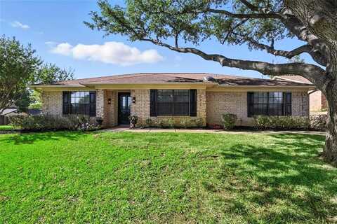 901 Spring Oak Court, Euless, TX 76039