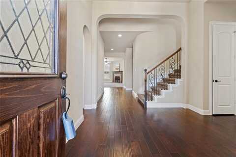 613 Ravenwood Drive, Saginaw, TX 76179