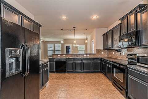 2024 Karsen Lane, Heartland, TX 75126