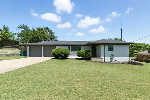 703 S Cowan Street, Decatur, TX 76234