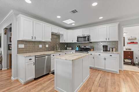 201 Red Bird Court, Cleburne, TX 76058