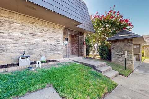 207 E Harwood Road, Euless, TX 76039