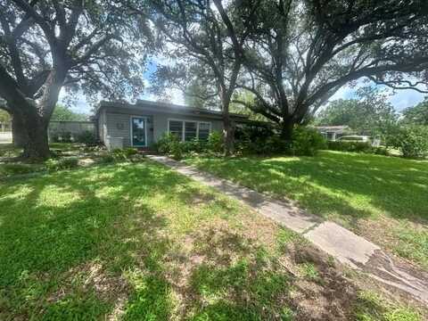 702 E Mesquite Lane, Victoria, TX 77901