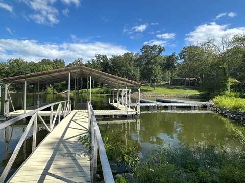 280 Poplar Dr, Buchanan, TN 38222