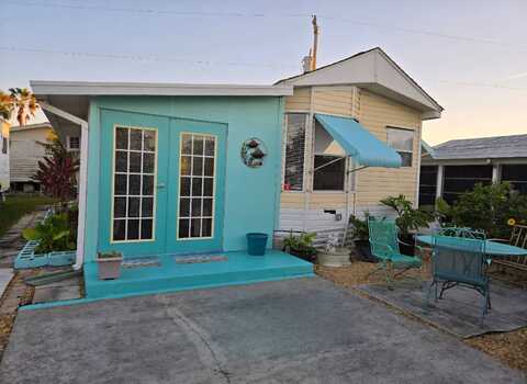 15175 Stringfellow Rd, Bokeelia, FL 33922