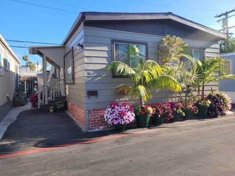 525 Fairfax Dr, Costa Mesa, CA 92627