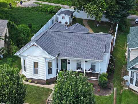 210 W. North St., Grayville, IL 62844