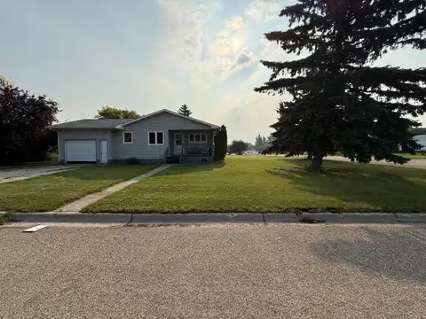 602 Harris Court, Rolla, ND 58367