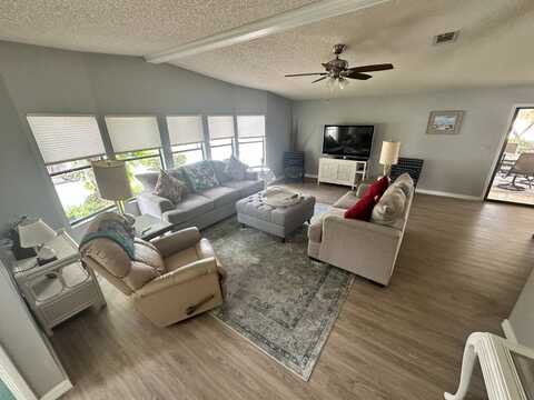 275 LAS PALMAS BLVD, North Fort Myers, FL 33903