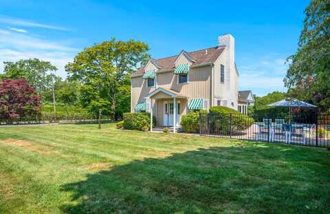 4 Quantuck Lane, Quogue, NY 11959