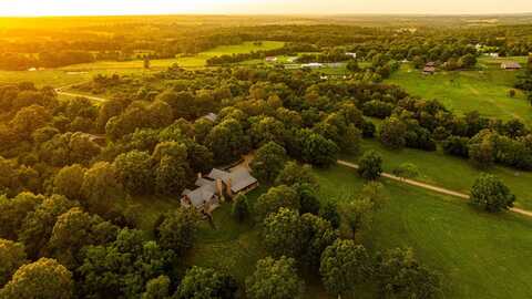 808 Long State Highway Y, Marshfield, MO 65706