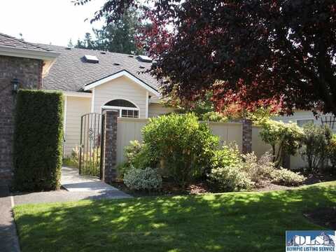 201 Foursome Dr., Sequim, WA 98382