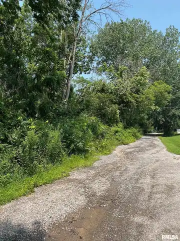1924 RIVER VISTA Road, Muscatine, IA 52761