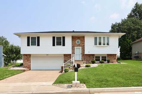 2511 EMERALD Drive, Davenport, IA 52806