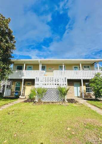 1281 Redwood Ln, Gulf Breeze, FL 32563