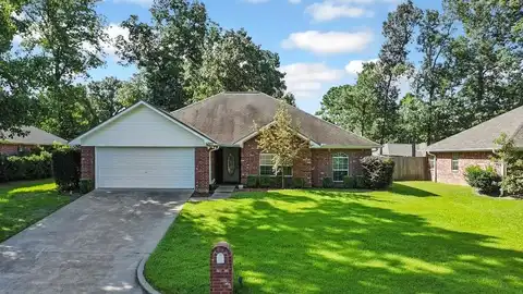 302 Shadow Wood Dr, PALESTINE, TX 75801