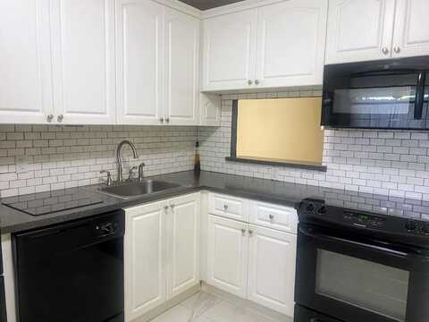 3130 Holiday Springs Blvd, Margate, FL 33063
