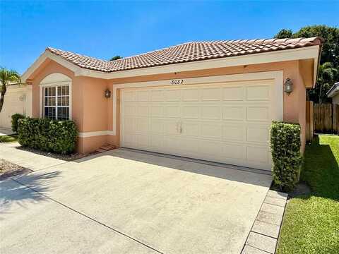 8082 Tortuga Ln, Boynton Beach, FL 33436
