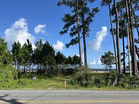 2138 Hwy 98 W, Carrabelle, FL 32322