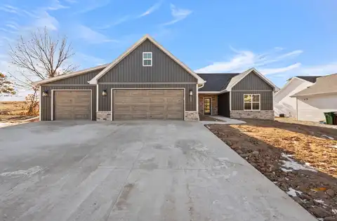 2998 CREEKWOOD Drive, GREEN BAY, WI 54311