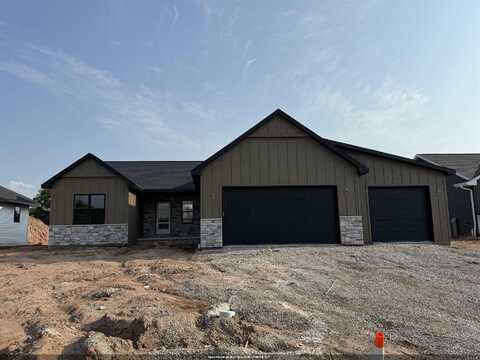 2998 CREEKWOOD Drive, GREEN BAY, WI 54311