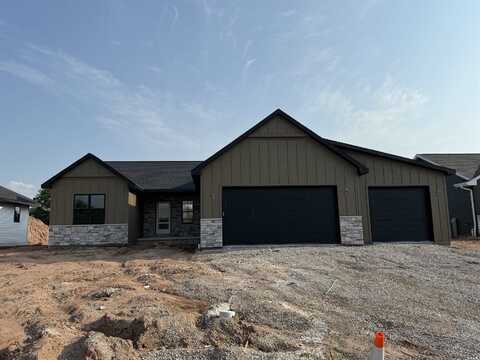 2998 CREEKWOOD Drive, GREEN BAY, WI 54311