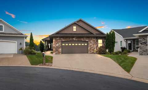 W6940 HAWKFIELD Court, GREENVILLE, WI 54942