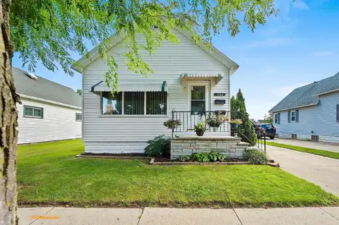 1362 ELM Street, GREEN BAY, WI 54302