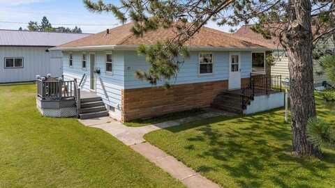 27 10th St NW, Chisholm, MN 55719
