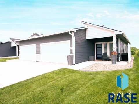 537 Oxford Ave, Harrisburg, SD 57032