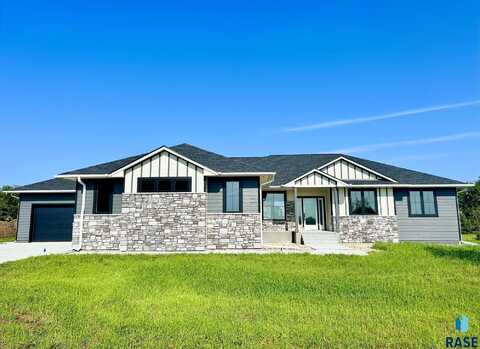 27124 Meadowlark Ct, Harrisburg, SD 57032