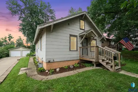 2008 S Western Ave, Sioux Falls, SD 57105