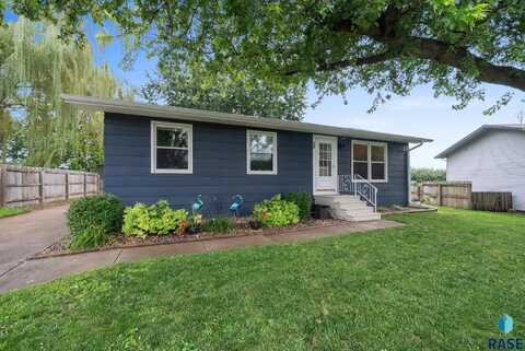 728 Executive Ave, Crooks, SD 57020