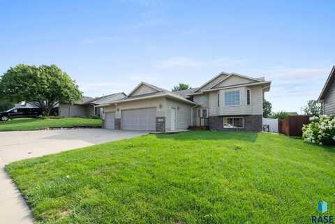 104 N Dewberry Ave, Sioux Falls, SD 57110