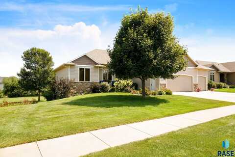 2304 S Canyon Ave, Sioux Falls, SD 57110