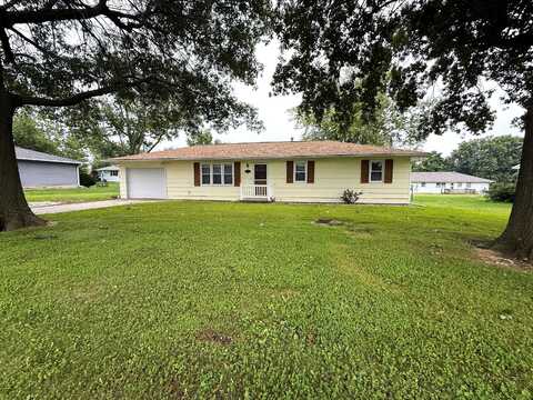 1104 Meadow Lane, Macon, MO 63552