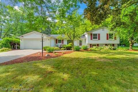 536 Fox River Drive, Bloomfield Hills, MI 48304