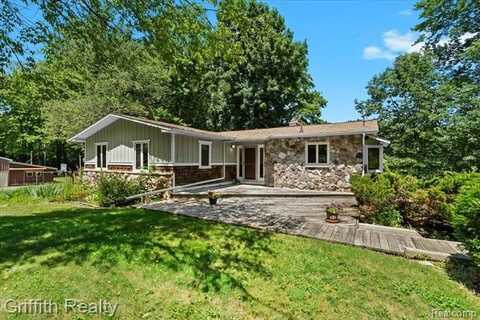 2493 Swarthout Road, Pinckney, MI 48169