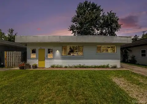 3914 Cresthaven Drive, Waterford, MI 48328