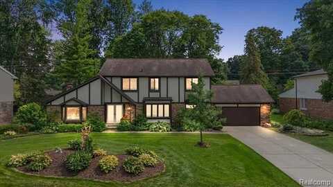 35245 Glengary Circle, Farmington Hills, MI 48331