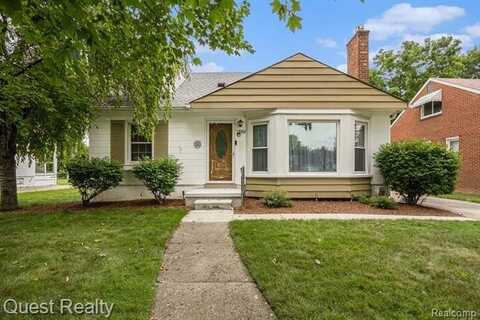 13700 Winchester Street, Oak Park, MI 48237
