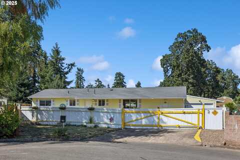 355 CEDAR AVE, Woodburn, OR 97071