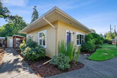 5816 NE 6TH AVE, Portland, OR 97211