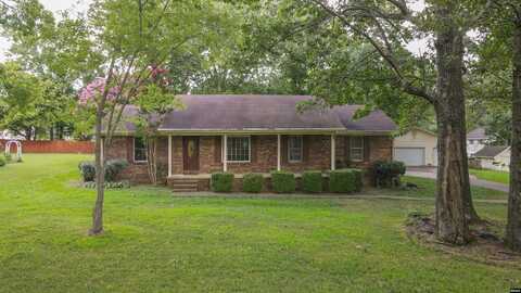 112 Landrum Dr., Martin, TN 38237