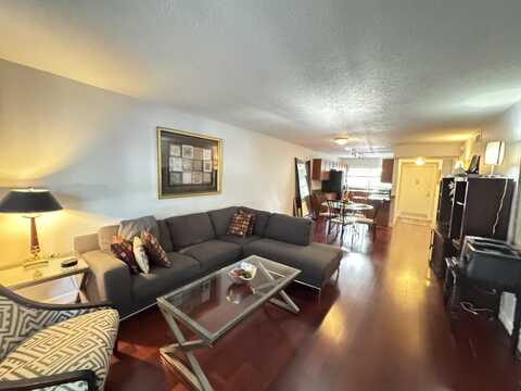 621 E Woolbright Road, Boynton Beach, FL 33435