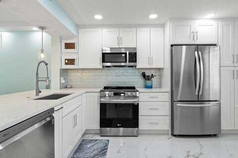 7076 Huntington Lane, Delray Beach, FL 33446