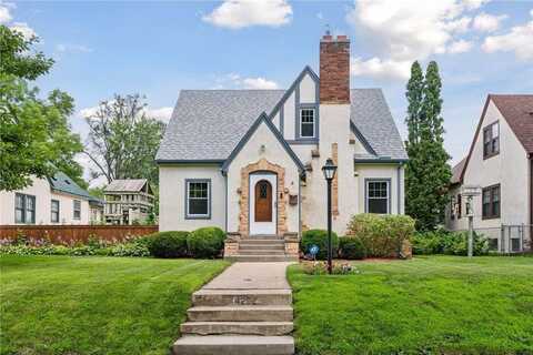 4252 Queen Avenue N, Minneapolis, MN 55412