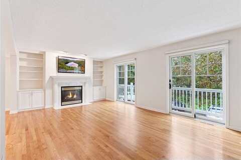 204 Central Avenue S, Wayzata, MN 55391