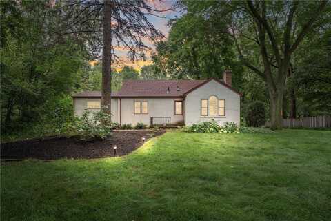 6883 Stillwater Boulevard N, Oakdale, MN 55128