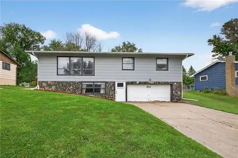 312 Pinecrest Court SW, Pine Island, MN 55963